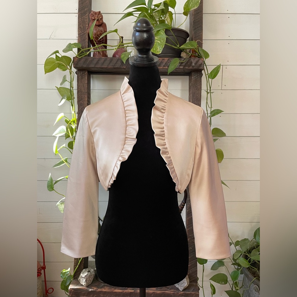 David’s Bridal: Beige Ruffle Collar Bolaro Jacket - Picture 7 of 17